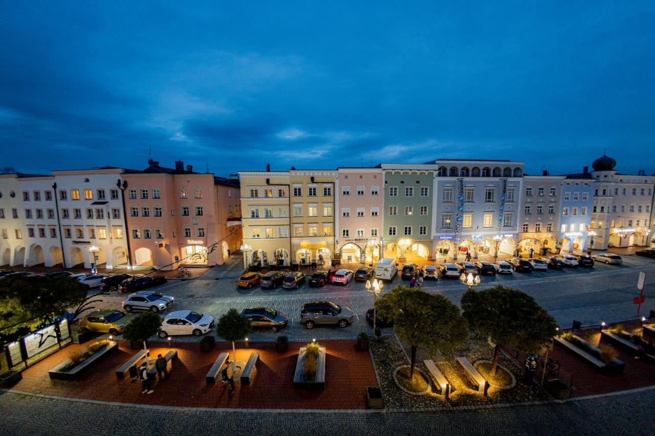 Highlight Am Stadtplatz Muehldorf - C4S Come4Stay - 2 Zimmer Wohnung I Bis Zu 5 Gaeste Exterior photo