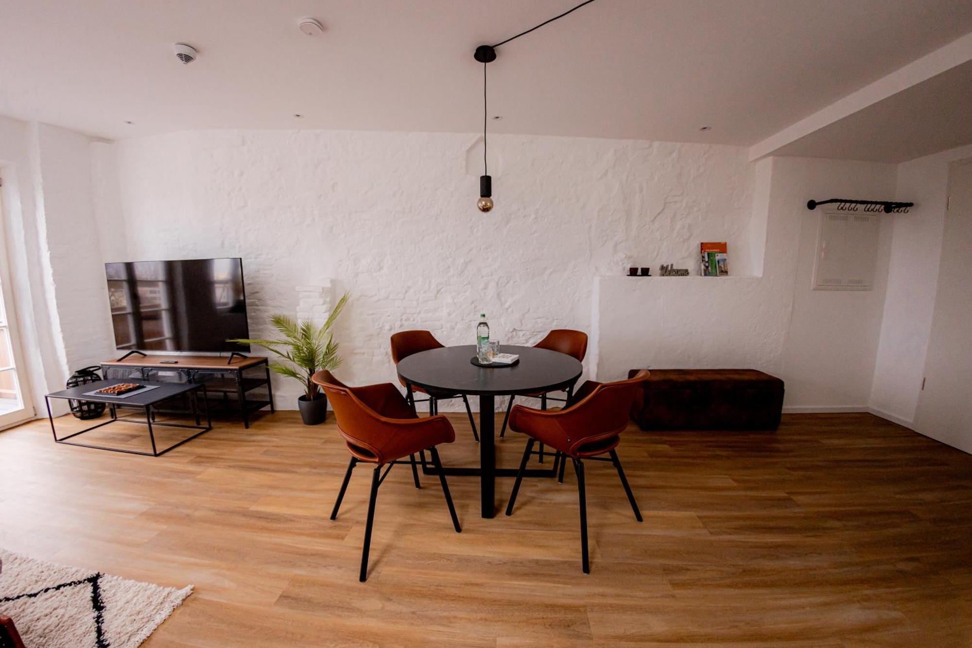 Highlight Am Stadtplatz Muehldorf - C4S Come4Stay - 2 Zimmer Wohnung I Bis Zu 5 Gaeste Exterior photo